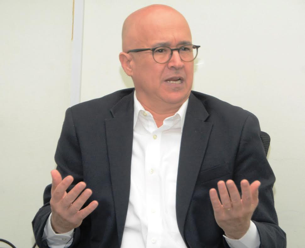 Francisco Domínguez Brito denuncia presuntos sobornos de mineros al Gobierno