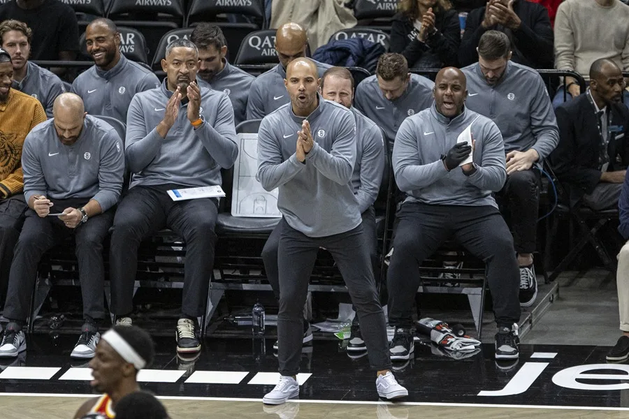 Jordi Fernández, entrenador en la NBA: «La temporada es muy positiva porque los jóvenes jugaron muchos minutos»