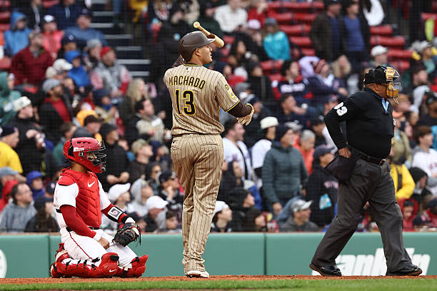 Machado impulsa remontada y resalta carácter de los Padres