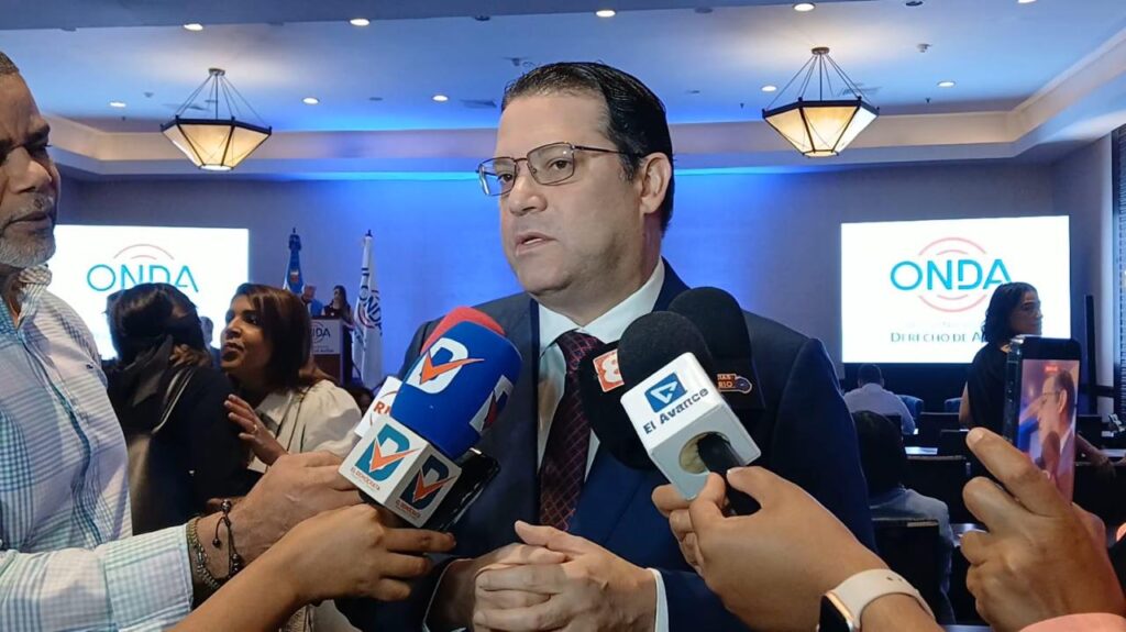 Sanz Lovatón resalta fortaleza de la economía dominicana frente a desafíos globales