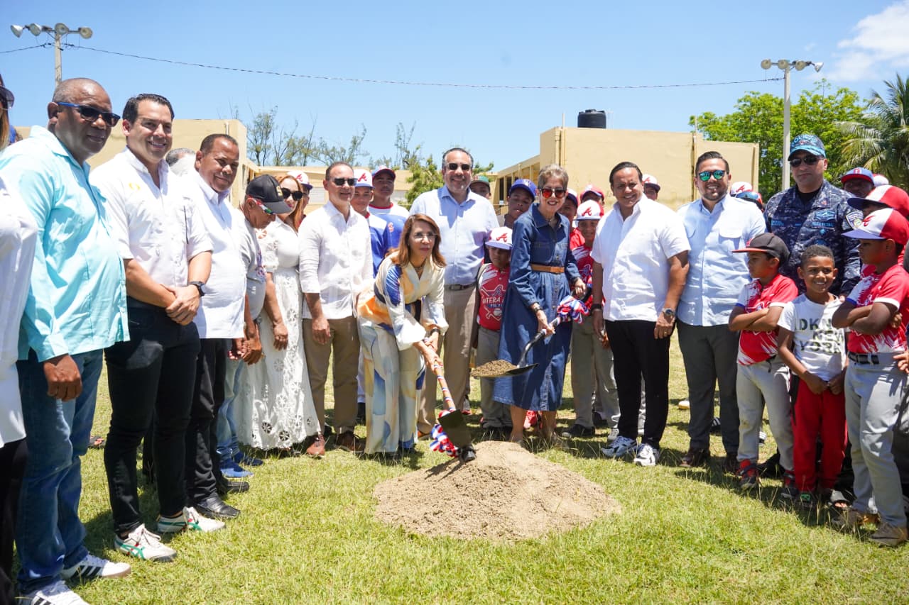 INEFI construye esperanza en Puerto Plata con nuevo estadio para impulsar el béisbol escolar