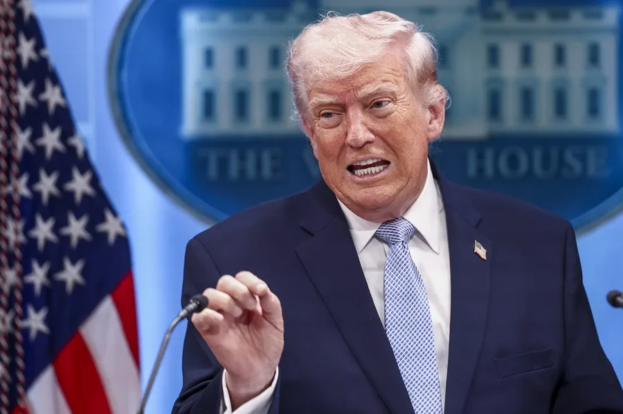 Trump, a solo unas horas de que acabe su ultimátum a Irán: «Esta noche morirá toda una civilización para no volver jamás»