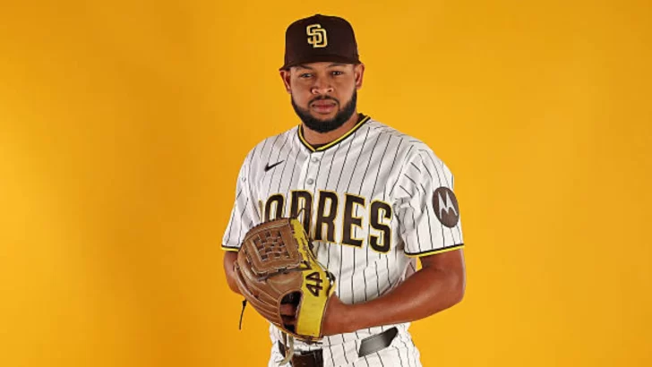 Randy Vásquez lidera a Padres en apertura ante Rockies
