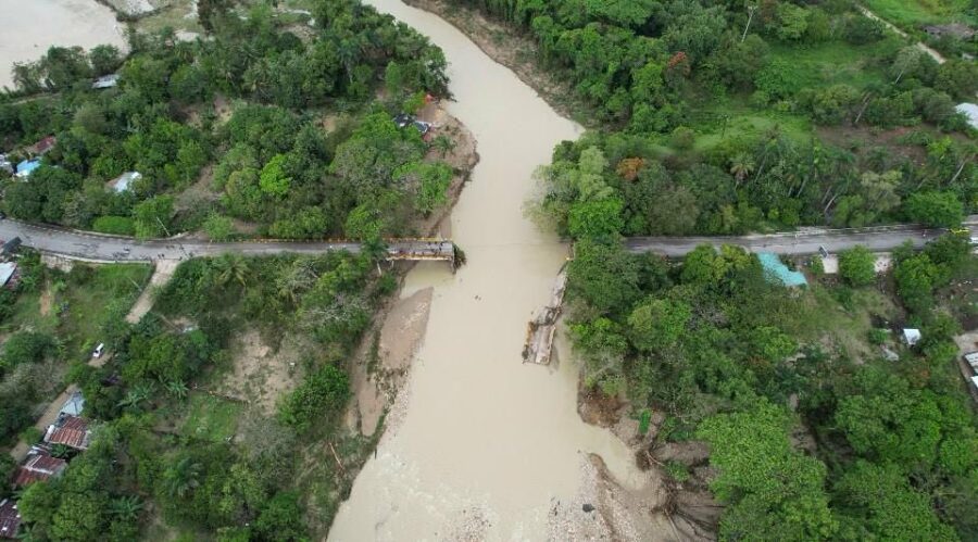 Comunidades quedan aisladas tras colapso de puente en Puerto Plata