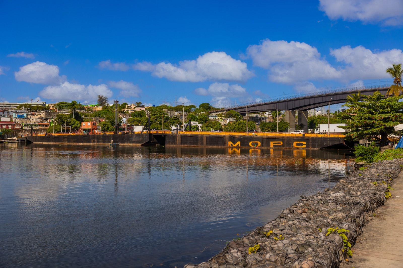 Obras Públicas anuncia cierre temporal del Puente Flotante este sábado