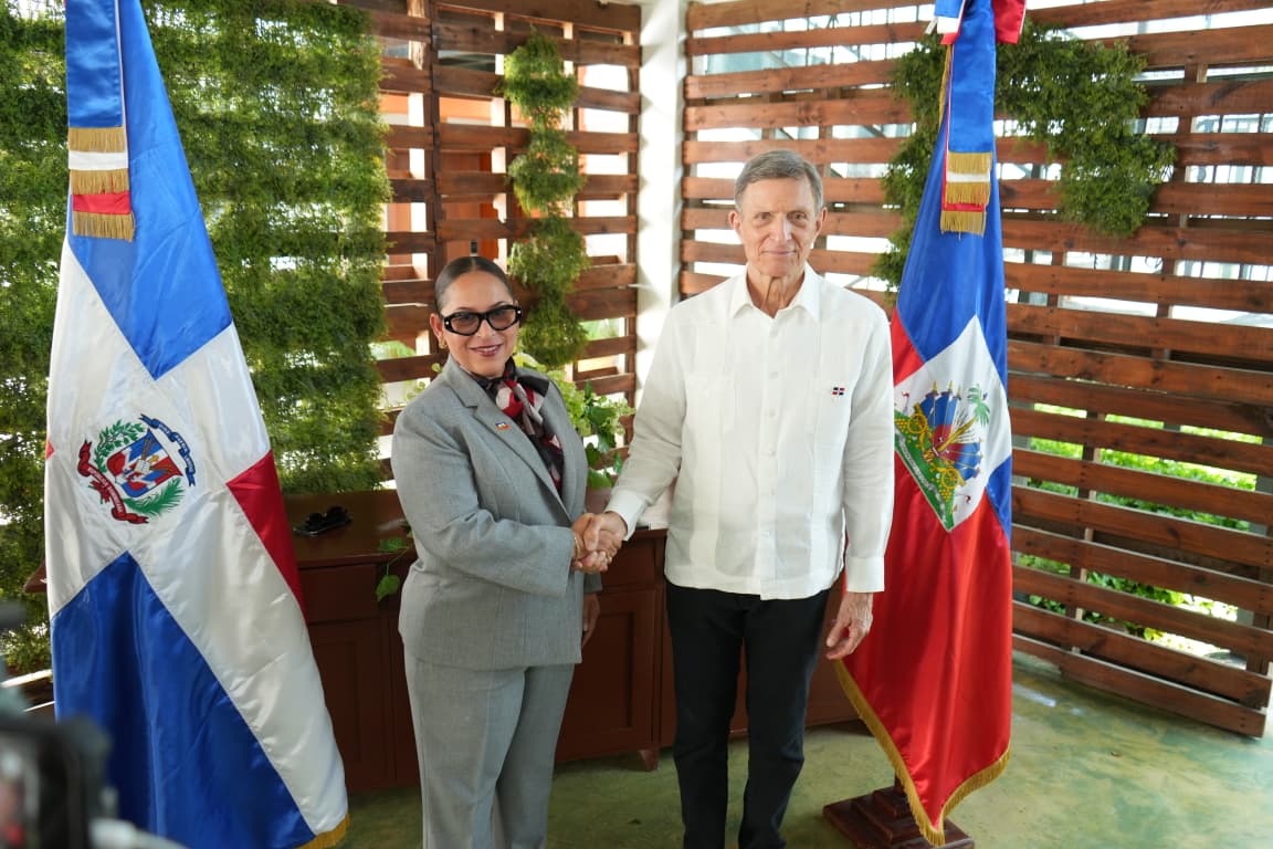 República Dominicana y Haití acuerdan reabrir espacio aéreo en medio de tensiones globales y retos internos