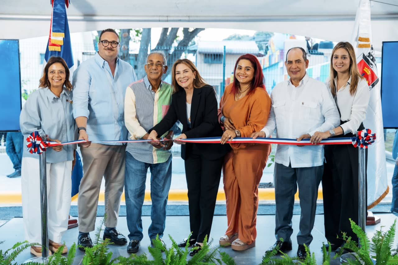 Carolina lleva alegría y bienestar a la comunidad con entrega del renovado parque Urbanización Solimar