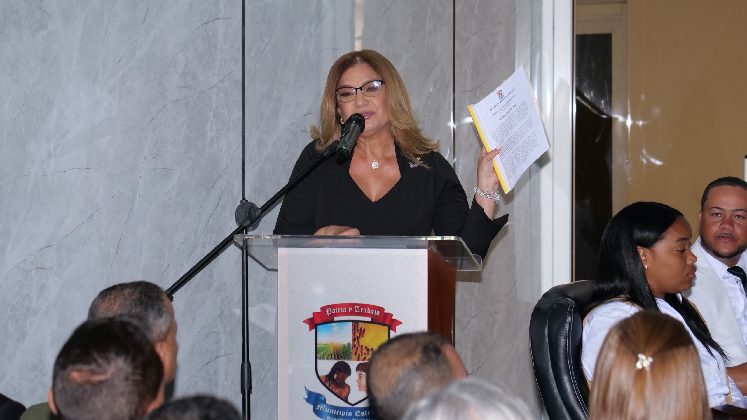 Alcaldesa Manuela Ortiz destaca desarrollo sostenible en municipio de Estebanía