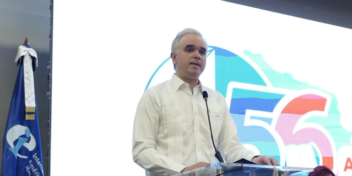 Luis Miguel De Camps reafirma compromiso con el magisterio y llama a garantizar la continuidad educativa durante congreso de la ADP