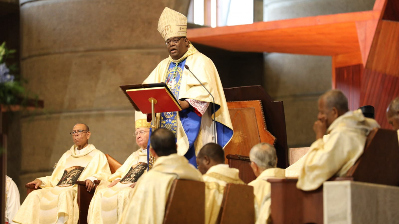 Obispo Castro Marte resalta la cruz como símbolo de esperanza en Viernes Santo