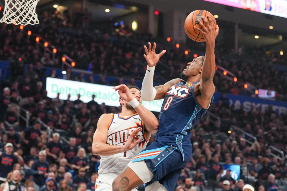 Jalen Williams, de los Thunder, abandona el segundo partido contra los Suns por una lesión en el tendón de la corva izquierdo.
