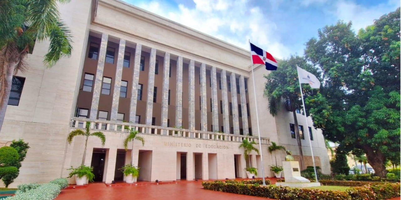 Educación suspende docencia en zonas vulnerables ante intensas lluvias