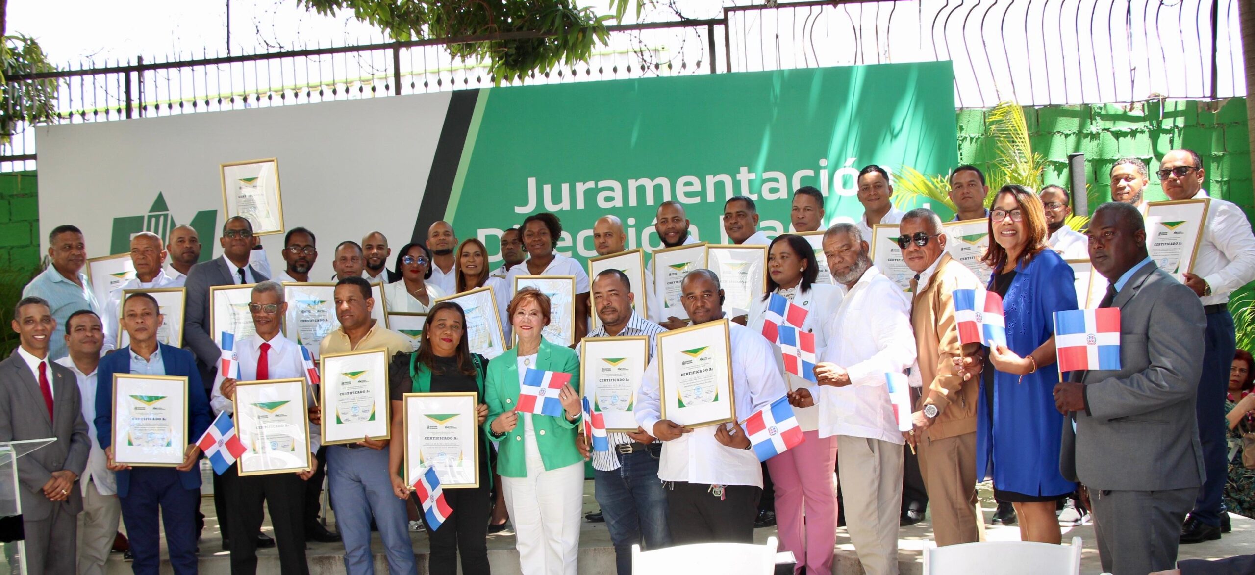 Juramentan nueva dirección de Fuerza Magisterial y anuncian que saldrán centro por centro a organizar simpatías