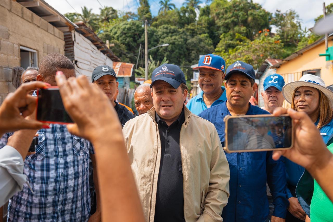 Ministro Paliza visita zonas afectadas por lluvias en Puerto Plata; afirma Gobierno buscará soluciones permanentes