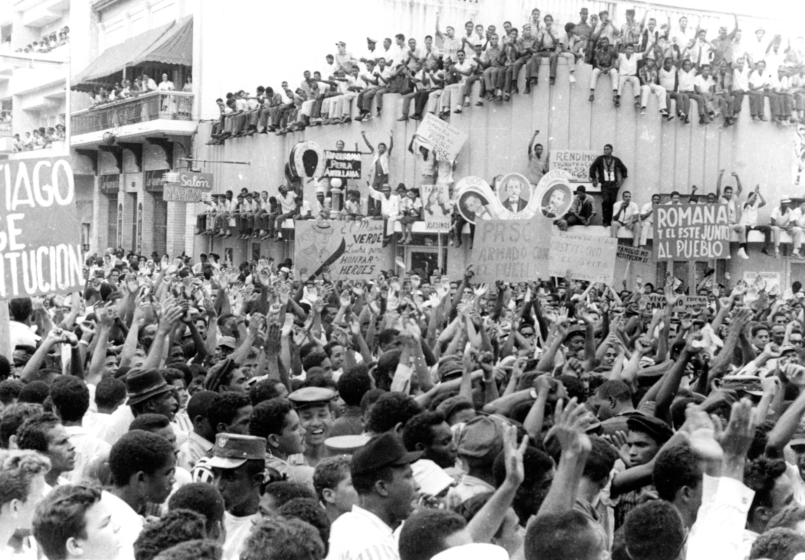 Conmemoran 61 aniversario de la Gesta de Abril de 1965, símbolo de lucha por la democracia