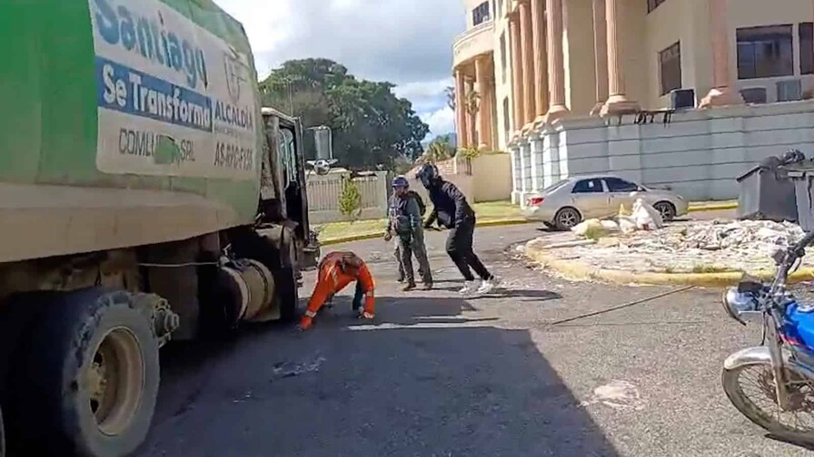 Fallece hombre atacado por motoristas luego de conflicto de tránsito en Santiago Fallece hombre atacado por motoristas luego de conflicto de tránsito en Santiago