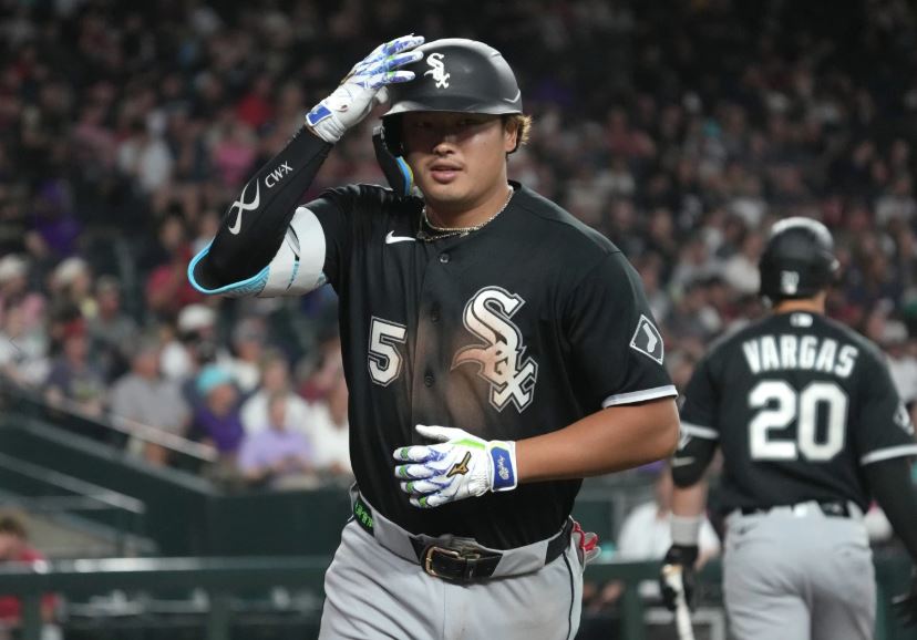 Murakami conecta un jonrón por cuarto partido consecutivo, ayudando a los White Sox a vencer a los Diamondbacks 11-5.