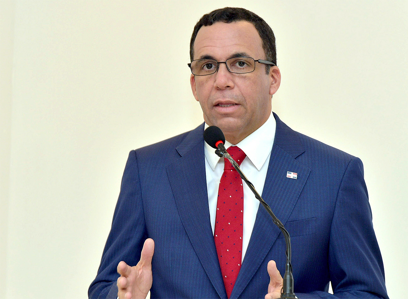 Convocatoria a diálogo ameritaba un escenario diferente Convocatoria a diálogo ameritaba un escenario diferente