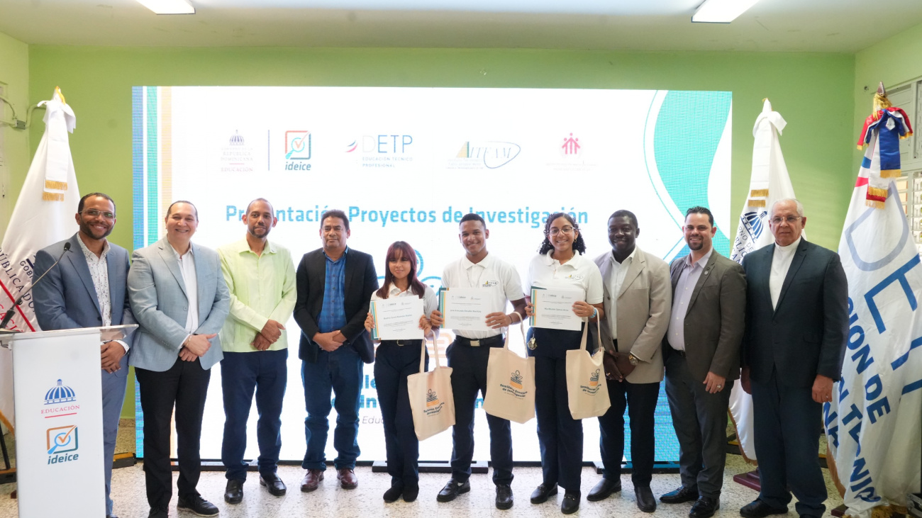 Minerd e Ideice presentan avances de semilleros de investigación en escuelas Minerd e Ideice presentan avances de semilleros de investigación en escuelas