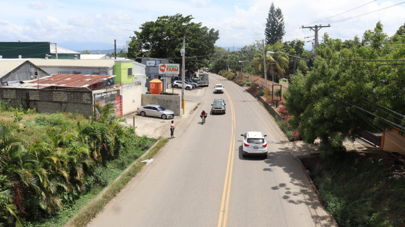 Andrés Bautista y Hostos Rizik recorren la carretera Ramón Cáceres para iniciar estudios de ampliación a cuatro carriles Andrés Bautista y Hostos Rizik recorren la carretera Ramón Cáceres para iniciar estudios de ampliación a cuatro carriles