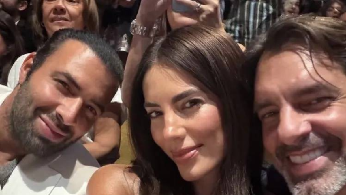 Gaby Espino causa revuelo tras posar con sus exparejas en graduación de su hija