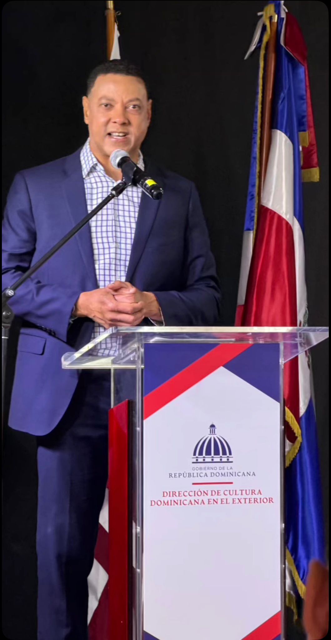 Ubaldo Torres presenta su libro “¡Arriba! Sí, Tú Puedes” en Nueva York con un emotivo y completo programa.