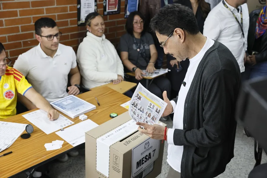 ¿Quién es Iván Cepeda, el candidato presidencial que busca continuar en Colombia el proyecto de Petro?