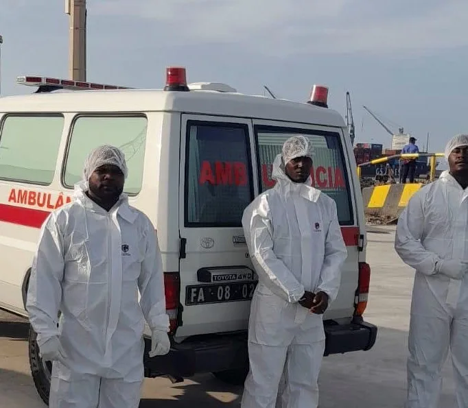 Evacuados del crucero tres enfermos con síntomas de hantavirus para ser atendidos en Países Bajos