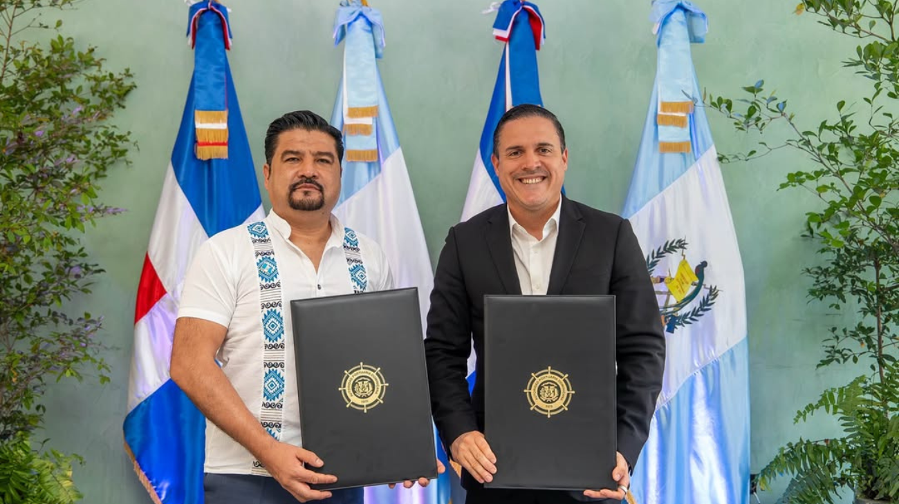 Apordom y Comisión Portuaria de Guatemala firman acuerdo para fortalecer la cooperación portuaria