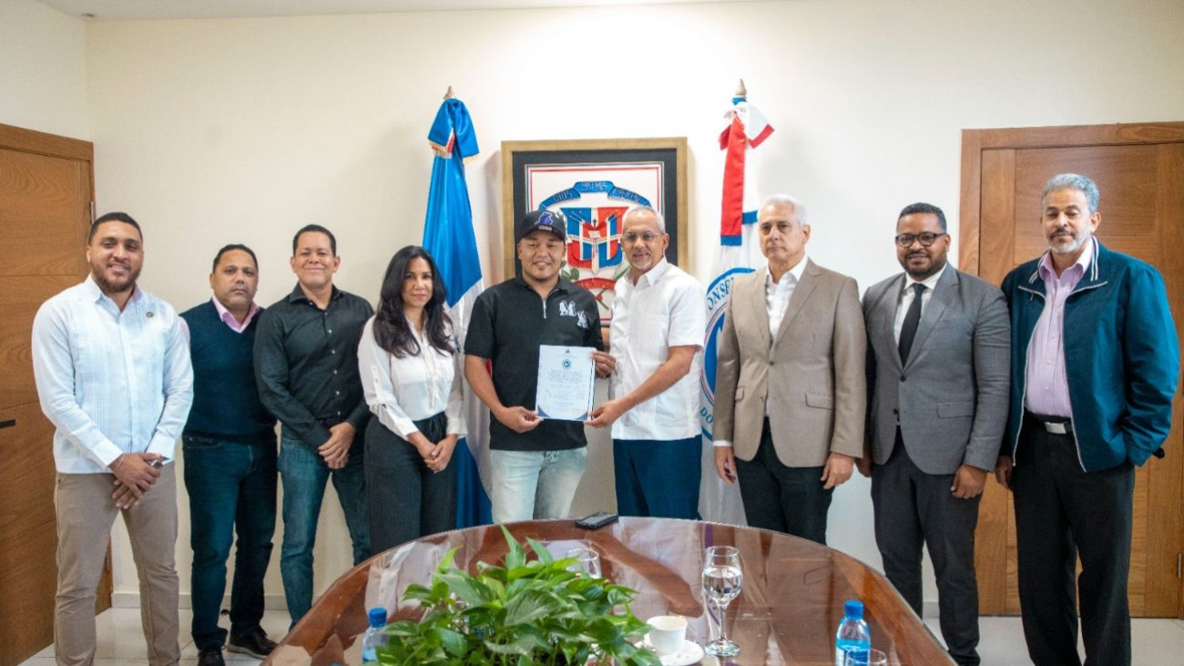 El Consejo Nacional de Drogas entrega protocolo de atención y rehabilitación a la fundación El Africano con mi Barrio