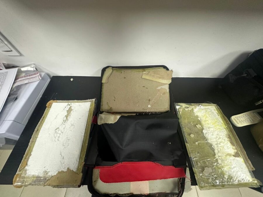DNCD descubre cocaína escondida en carpetas y frustra envío a Nueva York y Rotterdam