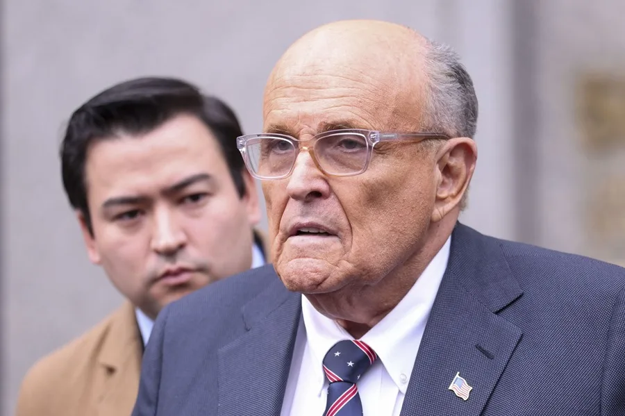 El exalcalde de Nueva York Rudy Giuliani está hospitalizado en condición crítica pero estable