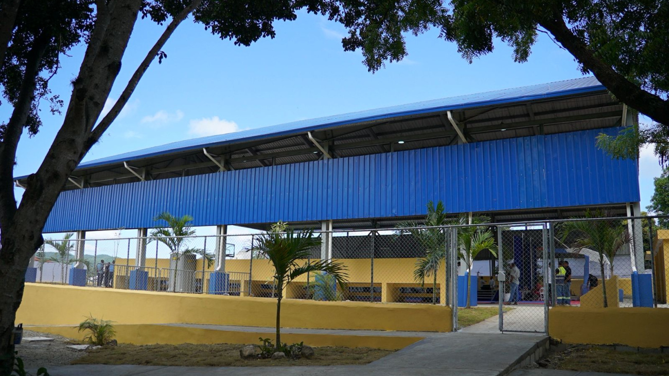 Nuevo techado en Ocoa abre más oportunidades para estudiantes y jóvenes de Sabana Larga