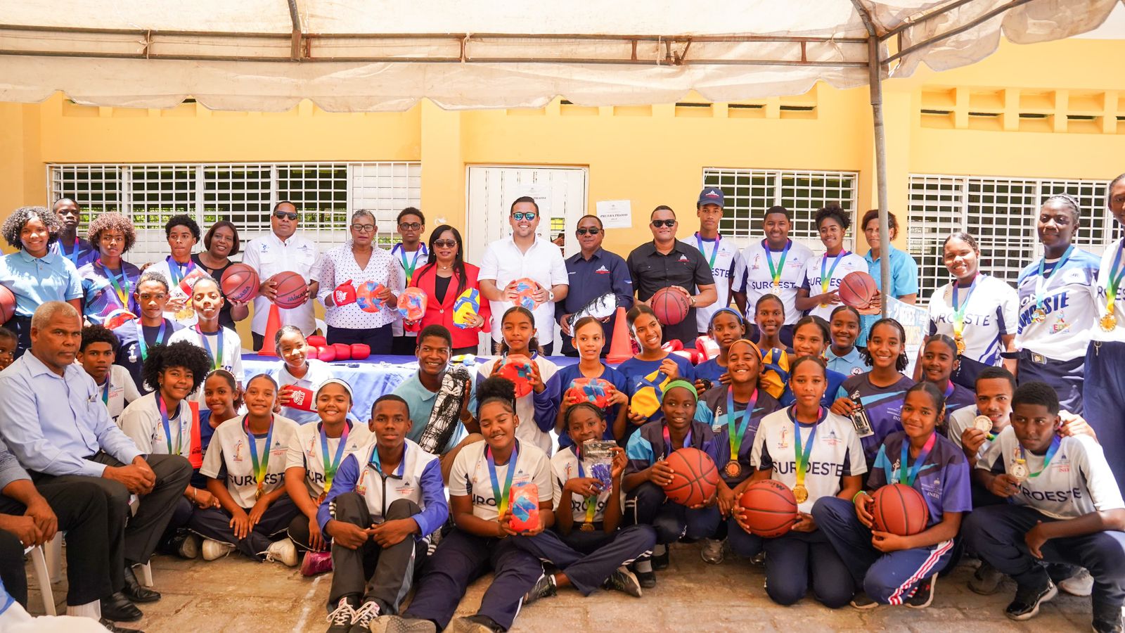 INEFI impulsa el deporte escolar en la frontera con la gran gira de utilería deportiva a 10 centros educativos en su segunda semana