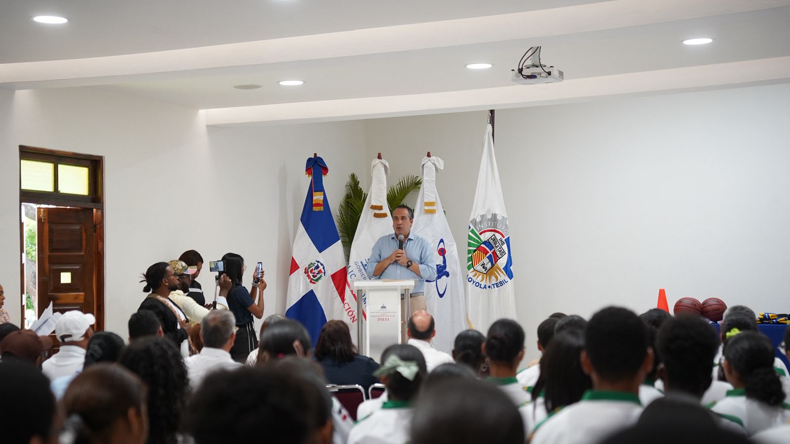 De extremo a extremo: INEFI activa histórica gira nacional de entrega de utilería deportiva De extremo a extremo: INEFI activa histórica gira nacional de entrega de utilería deportiva