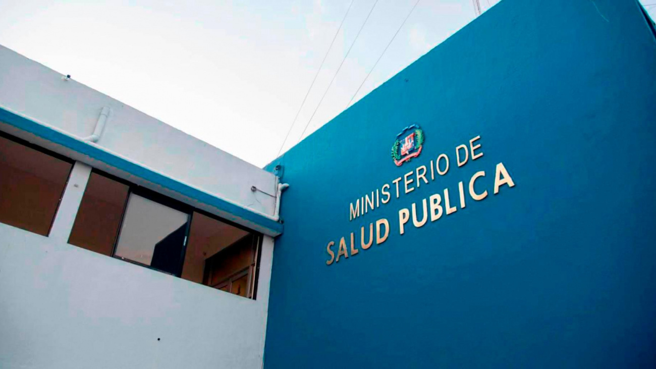 Ministro de Salud anuncia nombramientos de 1,115 enfermeras