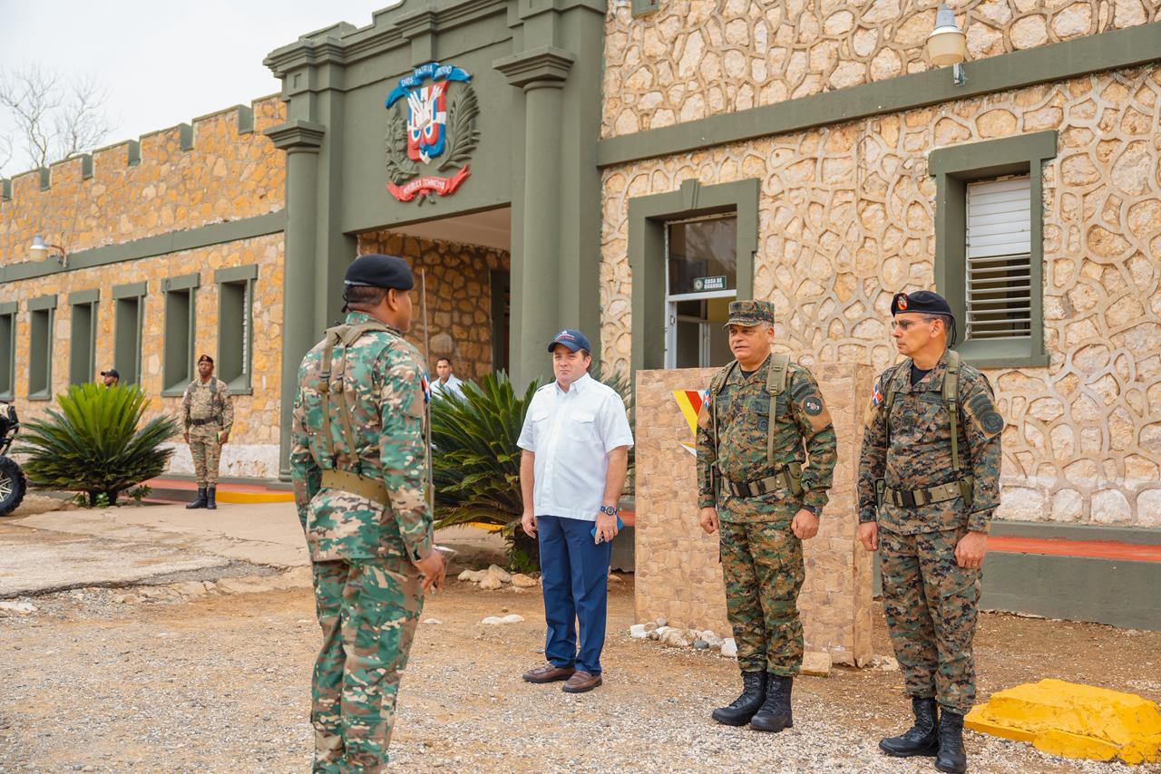 Ministros de Defensa y de la Presidencia realizan recorrido estratégico por la carretera Internacional para fortalecer la seguridad y el desarrollo de la frontera