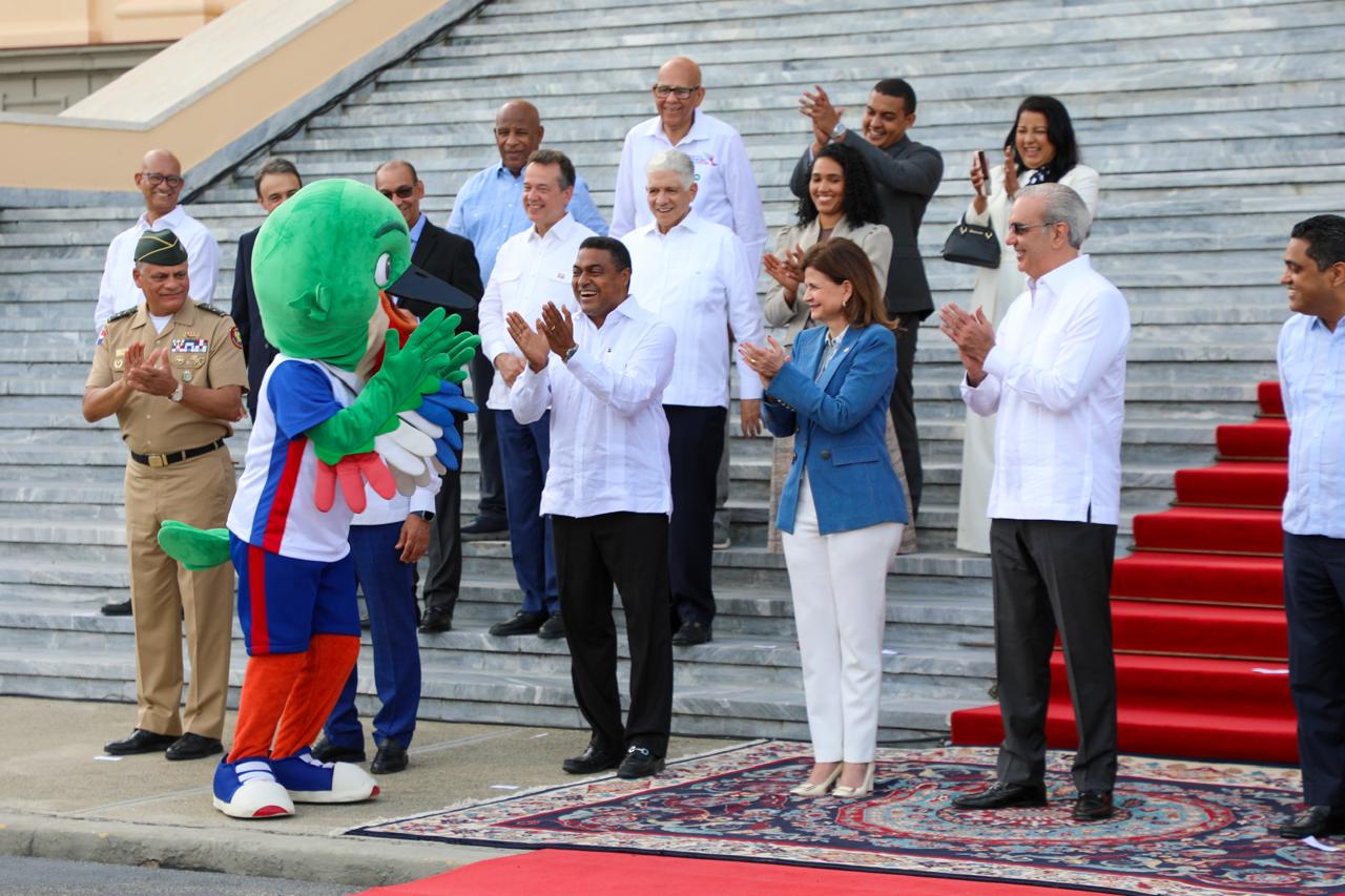 Presidente Abinader oficializa el inicio de la ruta de la antorcha hacia los XXV Juegos Centroamericanos y del Caribe Santo Domingo 2026