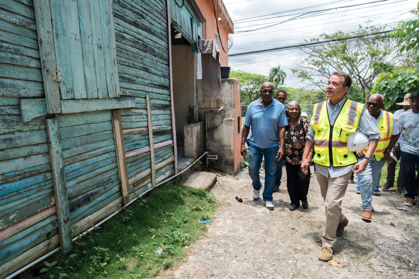 MIVHED llega a La Isabela para reparación de viviendas y mejorar la calidad de vida de los residentes