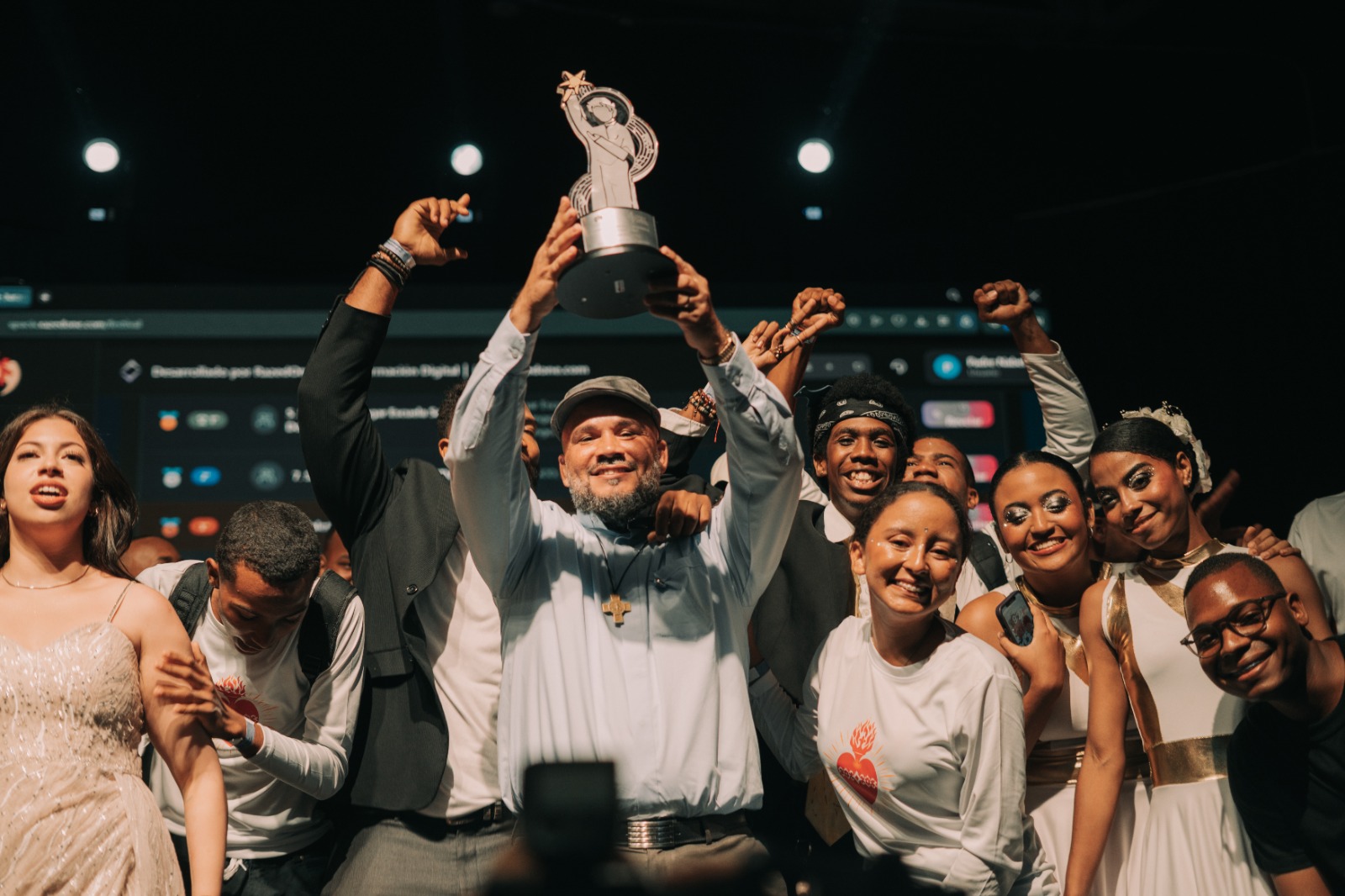 Hogar Escuela Santo Domingo Savio conquista el máximo galardón del XVI Festival Nacional de la Canción Mensaje