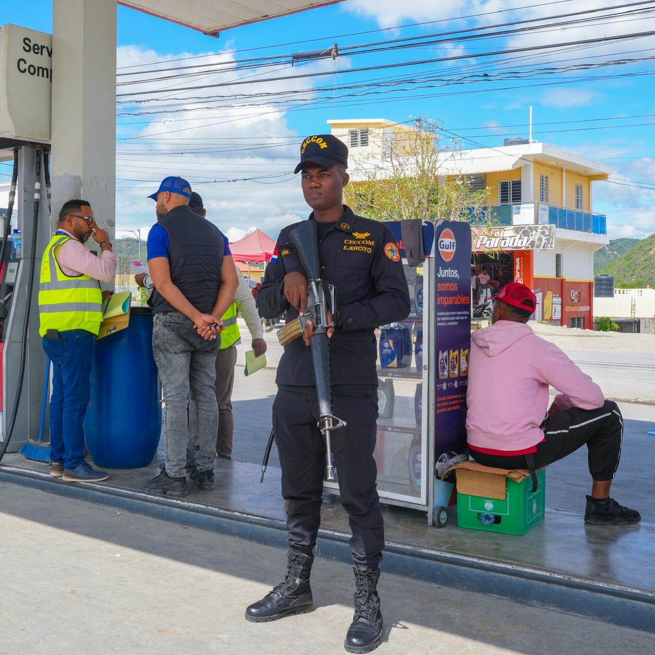 MICM y CECCOM cierran 3 estaciones de combustibles en Azua y Montecristi