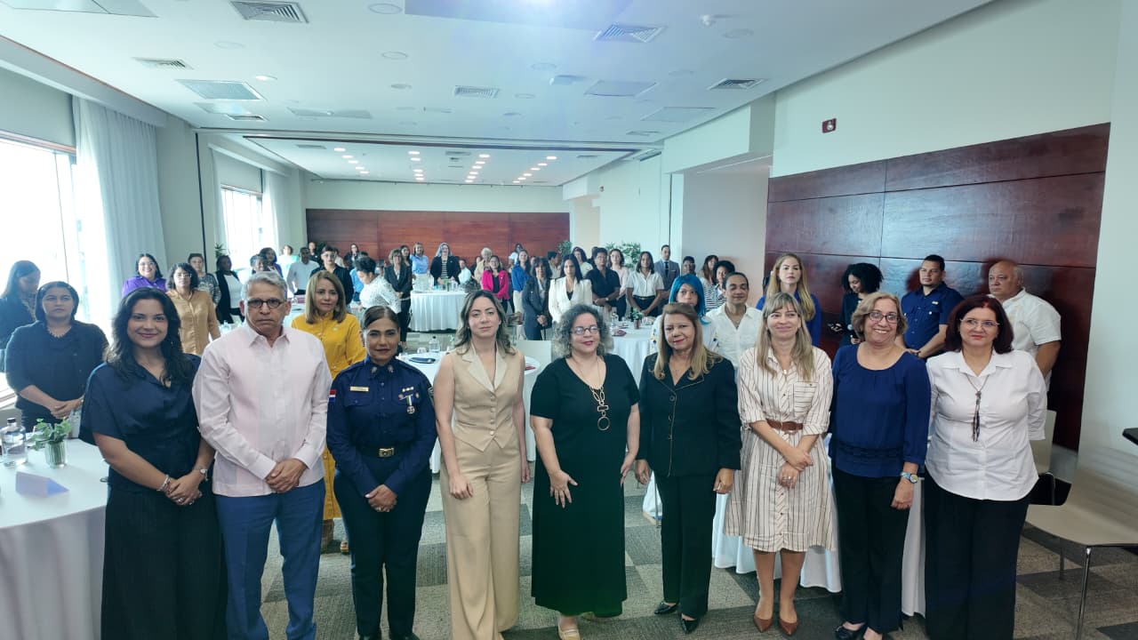 “Madres Invisibles”: investigación revela persistencia de la crisis de mortalidad materna en República Dominicana