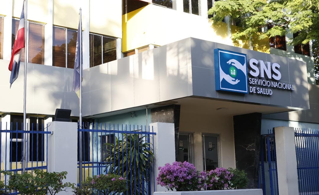 SNS elimina esquema de contratos privados en centros de salud y fortalece control institucional