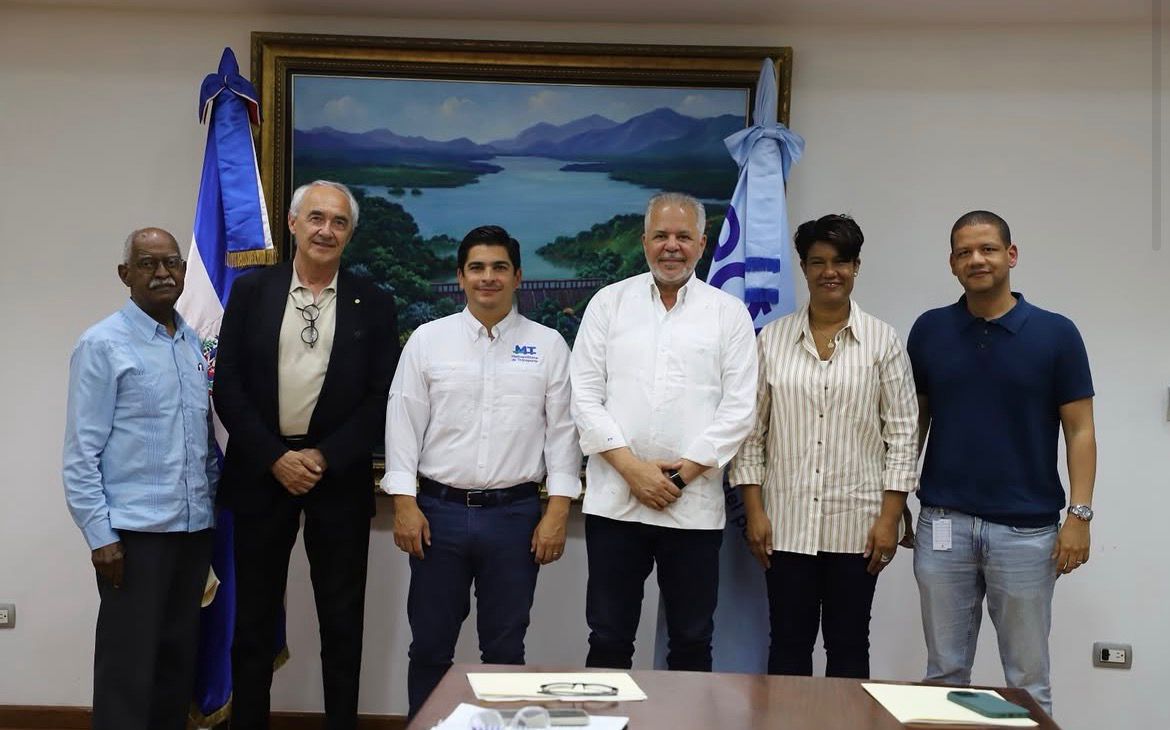 EGEHID y EMT evalúan acuerdo para impulsar sistema de transporte entre San Cristóbal y el Distrito Nacional