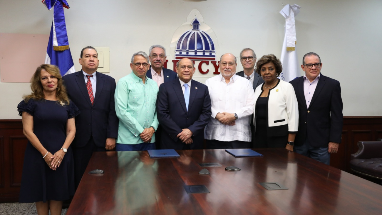 Mescyt renueva acuerdo con CAAM-HP para fortalecer acreditación internacional de escuelas de medicina