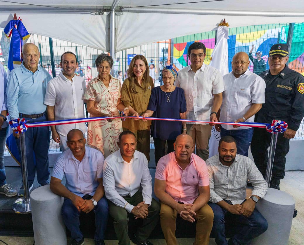 Carolina inaugura parque Villa Consuelo y entrega entorno más seguro para personas no videntes