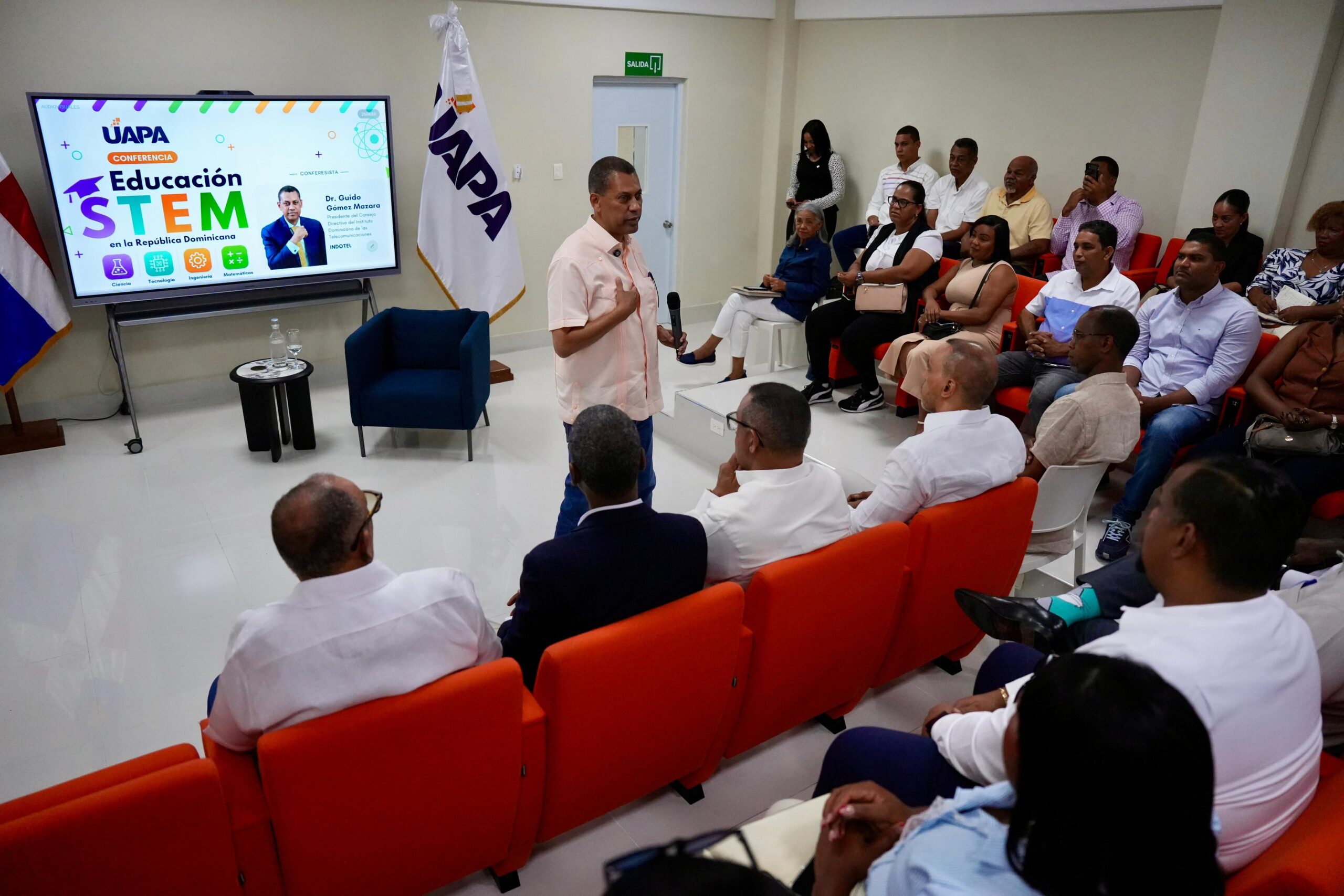 Presidente del Indotel aboga por fortalecer la formación tecnológica para afrontar los retos del siglo XXI
