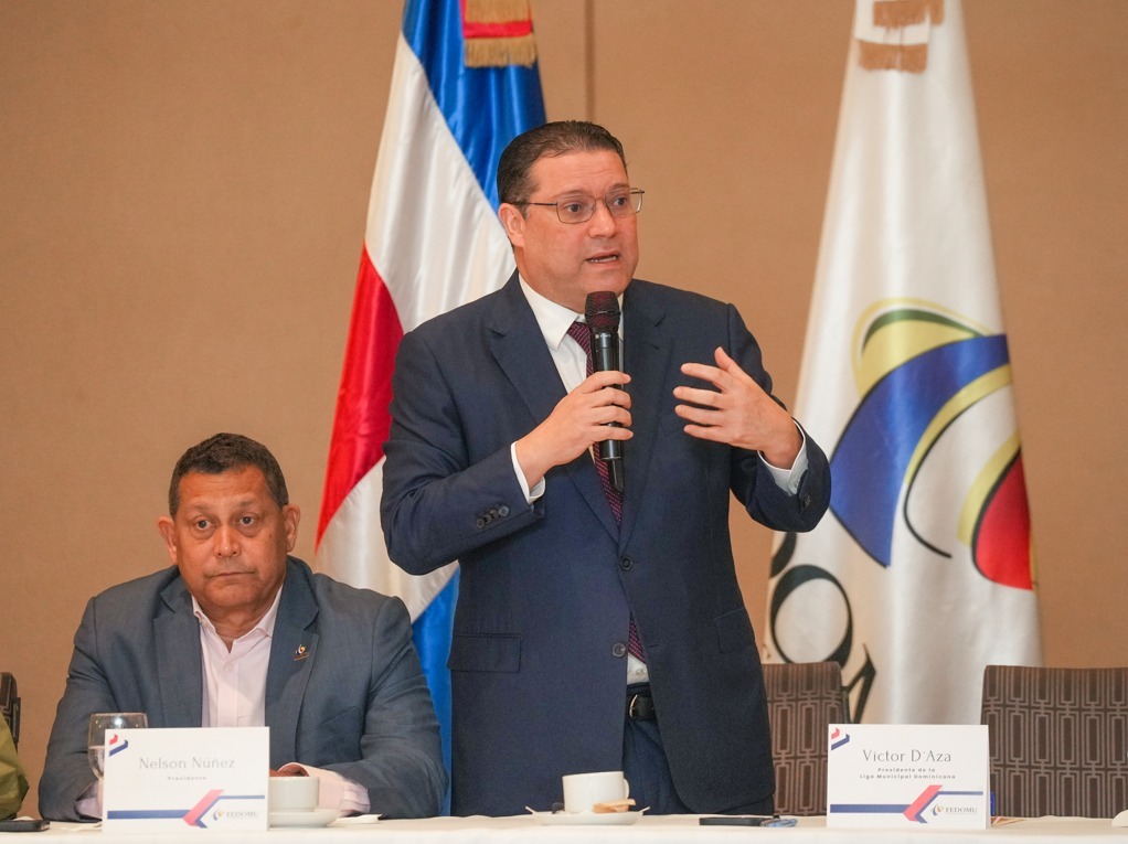 FEDOMU designa a Yayo como enlace especial ante el Poder Ejecutivo para Ley de Residuos FEDOMU designa a Yayo como enlace especial ante el Poder Ejecutivo para Ley de Residuos