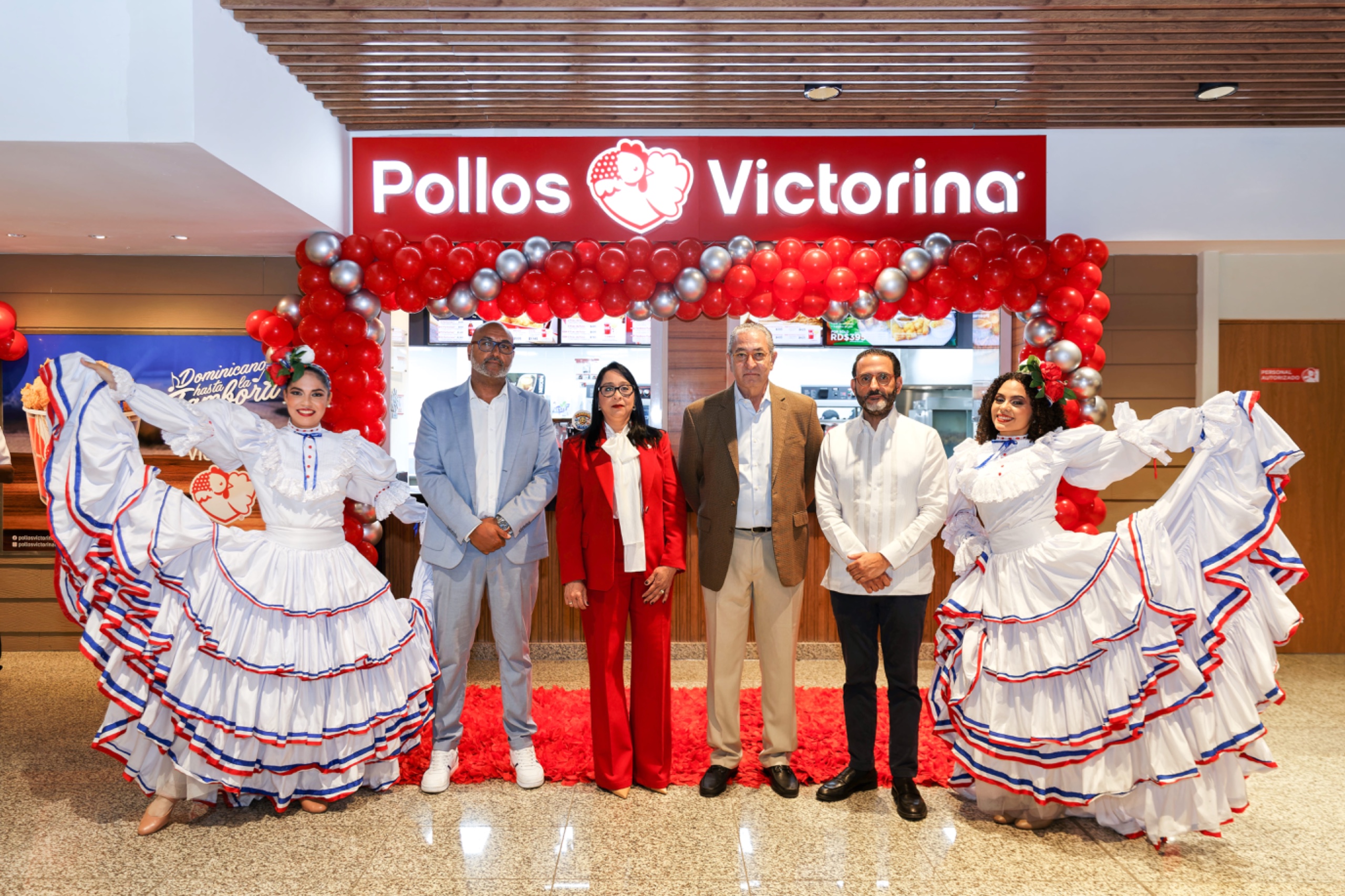 Pollos Victorina expande su presencia al principal aeropuerto del país