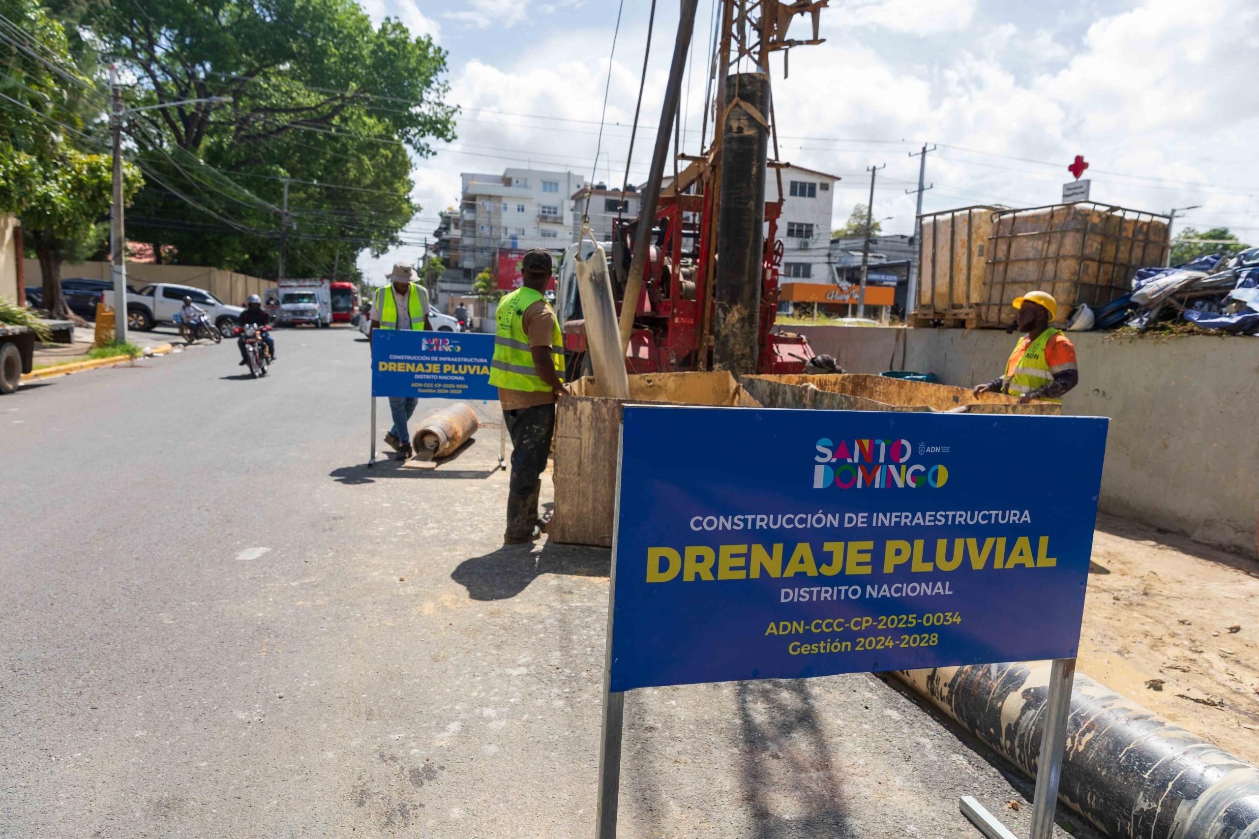 Alcaldía del Distrito Nacional construye filtrantes e imbornales para mejorar drenaje capitaleño